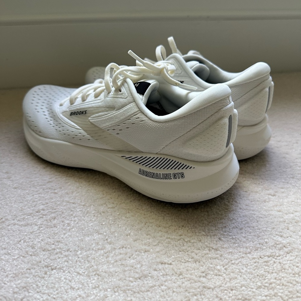 Brooks White Sneakers Comfortable Durable Shoes